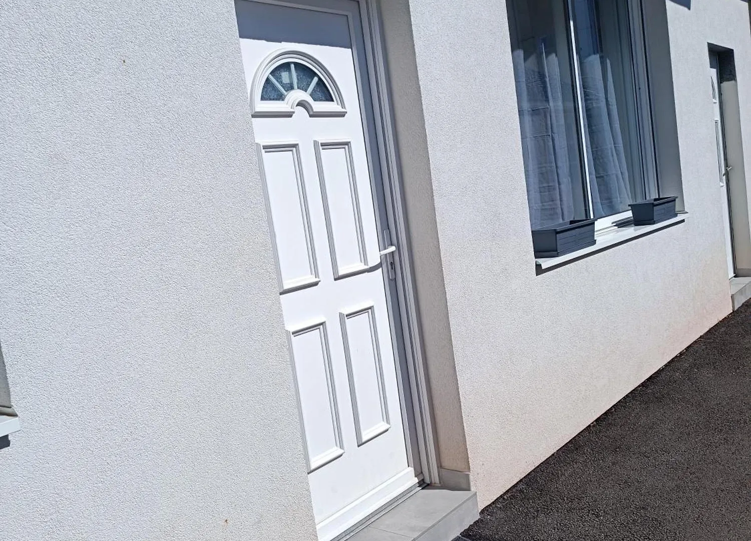 Le Studio Elegance Du Centre Oyonnax France